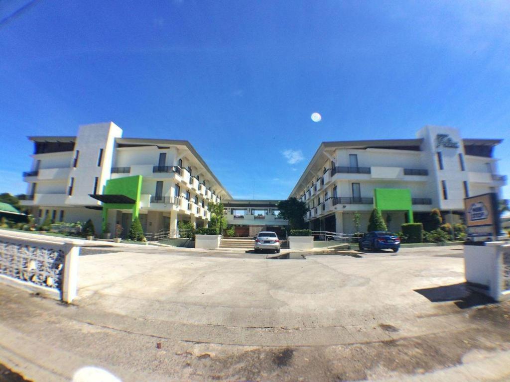 Mansion Garden Hotel Olongapo Buitenkant foto