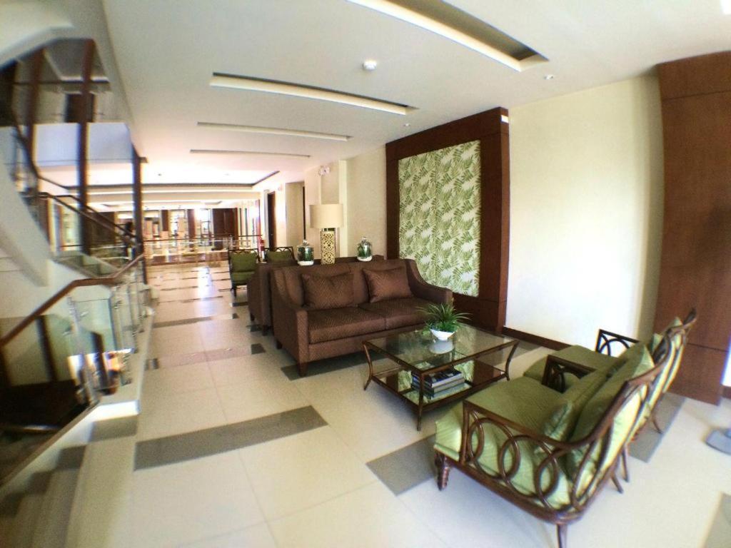 Mansion Garden Hotel Olongapo Buitenkant foto