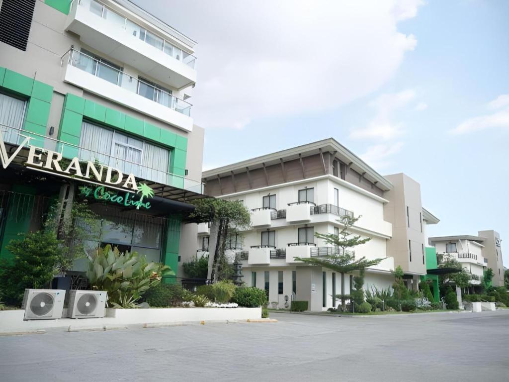 Mansion Garden Hotel Olongapo Buitenkant foto
