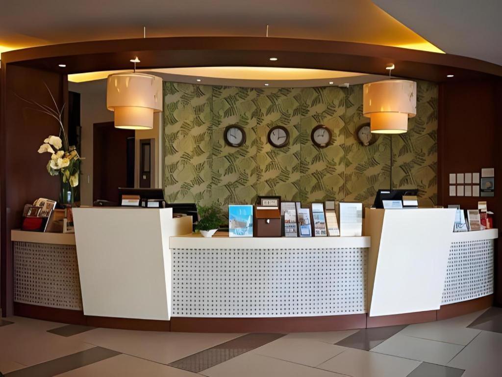 Mansion Garden Hotel Olongapo Buitenkant foto