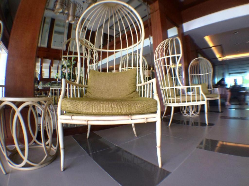 Mansion Garden Hotel Olongapo Buitenkant foto
