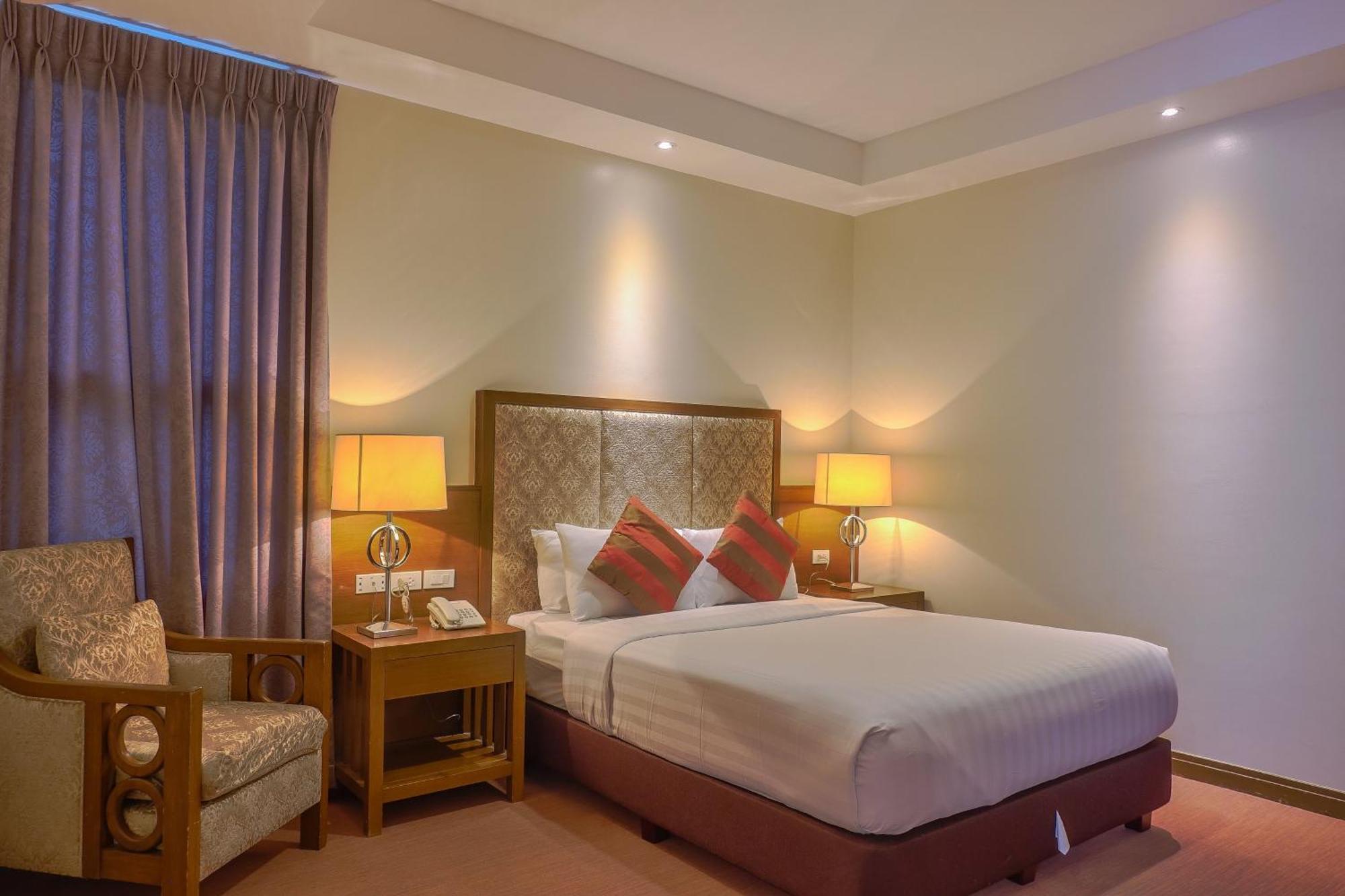 Mansion Garden Hotel Olongapo Buitenkant foto