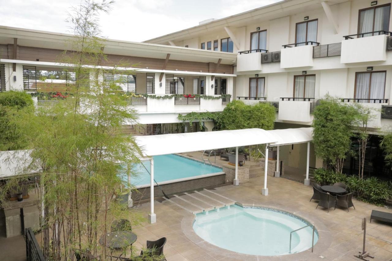 Mansion Garden Hotel Olongapo Buitenkant foto
